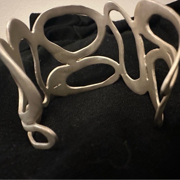 Saundra Messinger sterling silver cuff bracelet - Picture 7 of 9